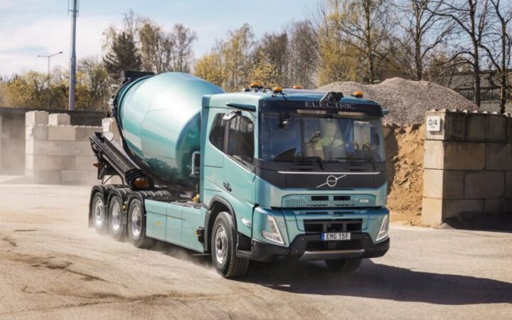 Volvo FH Aero Electric ellastbil med upp till 700 kilometers räckvidd.